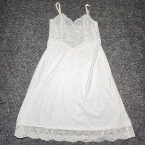 Vanity Fair Vintage Off White Lace Satin Slip Undergarment Lingerie USA Small 34